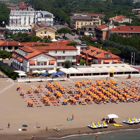 Hotel Righetto Fronte Mare カヴァッリーノ・トレポルティ エクステリア 写真