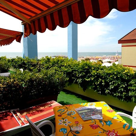 Hotel Righetto Fronte Mare カヴァッリーノ・トレポルティ エクステリア 写真