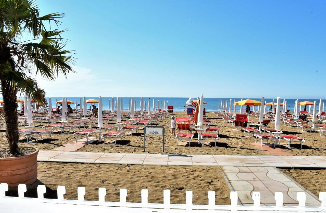 Hotel Righetto Fronte Mare カヴァッリーノ・トレポルティ エクステリア 写真