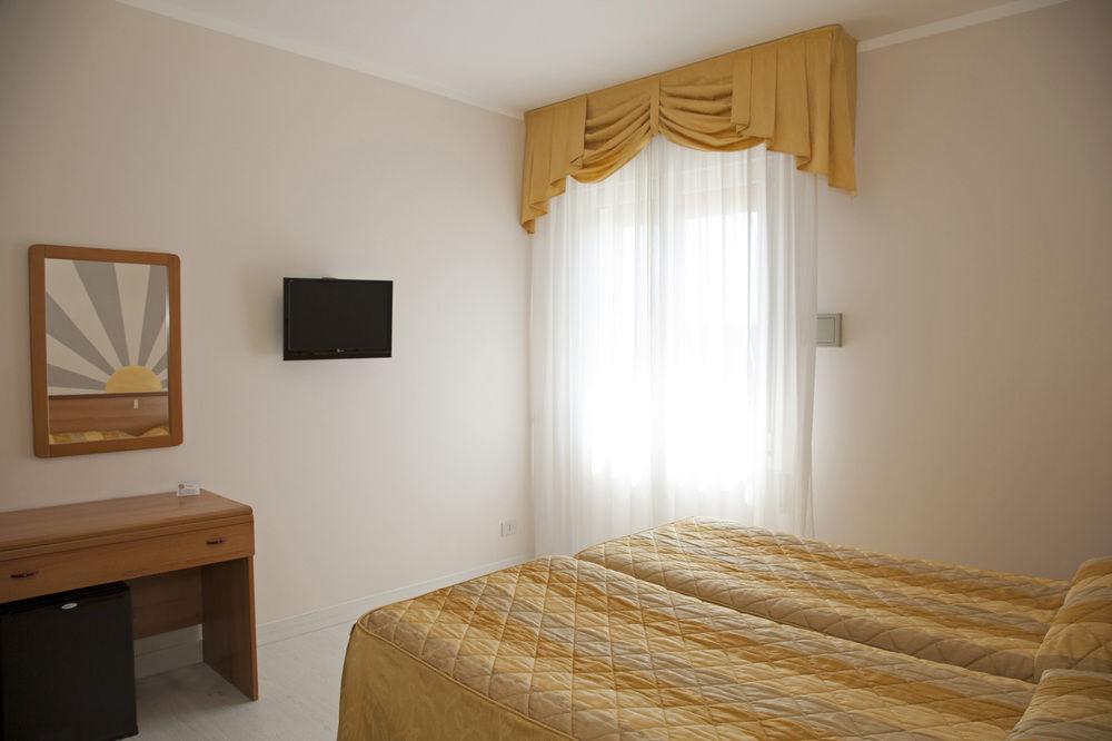 Hotel Righetto Fronte Mare カヴァッリーノ・トレポルティ エクステリア 写真