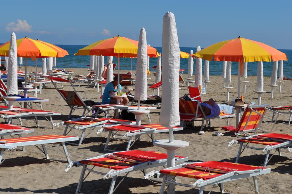 Hotel Righetto Fronte Mare カヴァッリーノ・トレポルティ エクステリア 写真