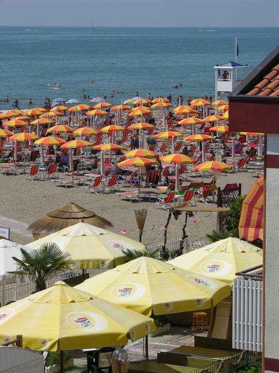 Hotel Righetto Fronte Mare カヴァッリーノ・トレポルティ エクステリア 写真