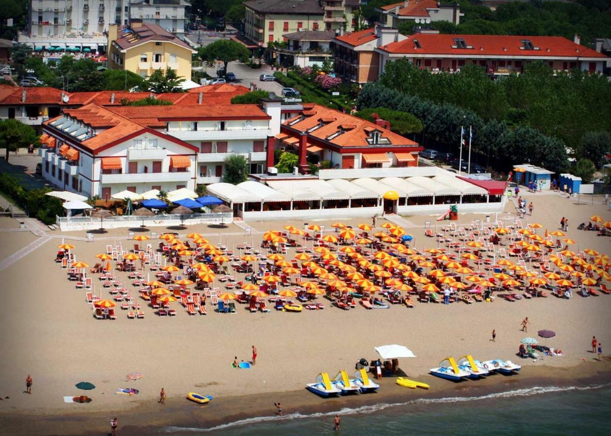 Hotel Righetto Fronte Mare カヴァッリーノ・トレポルティ エクステリア 写真